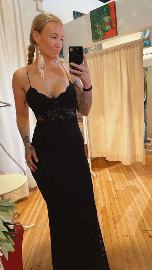 Shimmer Blk Rose Lace Gown